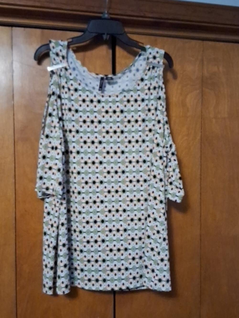 new directions Light Green Floral Cold-Shoulder Tunic